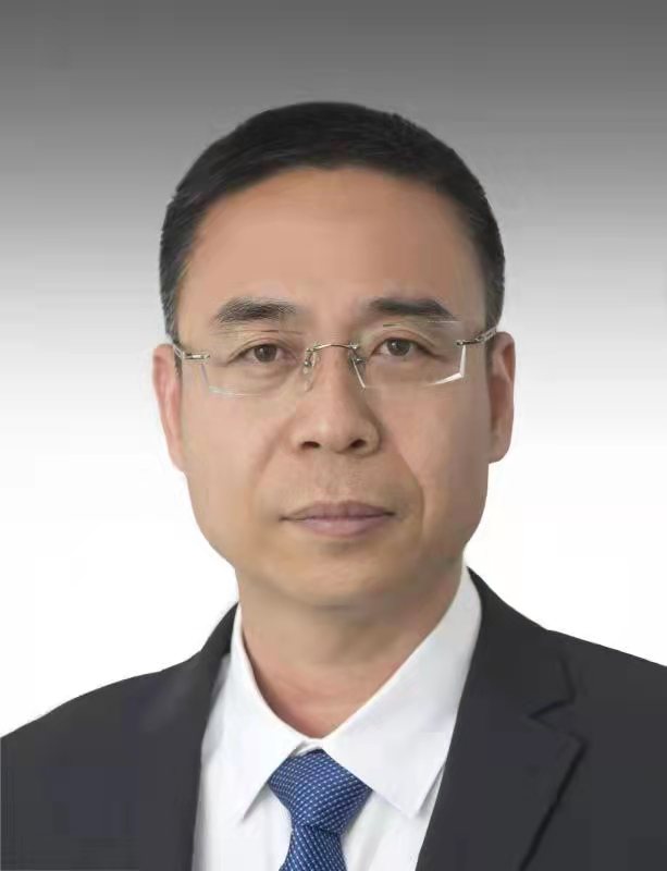 田东宝 站前区委常委、区政府党组成员、副区长